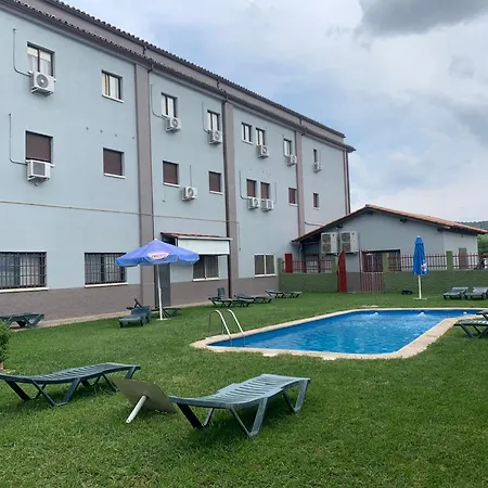 Отель Ciudad De 3*