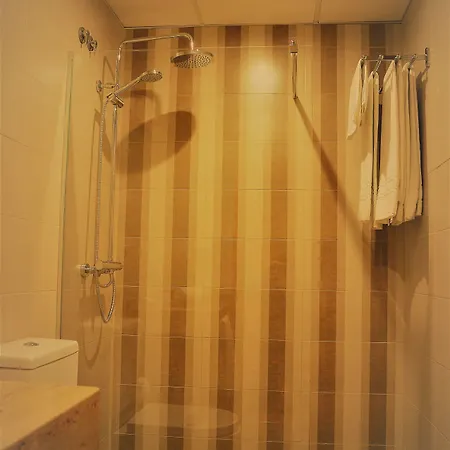 Отель Ciudad De 3*